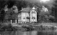 carte postale ancienne de Marche-les-Dames Sous les rochers - Villa Marguerite