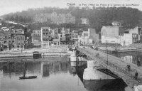 carte postale ancienne de Dinant Le Pont, l'Hôtel des Postes et le faubourg de St Médard