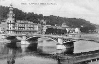 carte postale ancienne de Dinant Le Pont et l'Hôtel des Postes