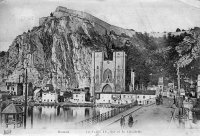 carte postale ancienne de Dinant Le Pont, l'Eglise et la Citadelle