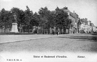 carte postale de Namur Statue et Boulevard d'Amalins (faute d'impression = Omalius)