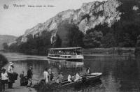 carte postale ancienne de Waulsort Bateau devant les hôtels