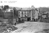 carte postale ancienne de Dinant La Place Saint-Nicolas