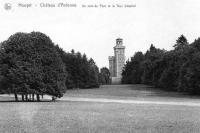 carte postale ancienne de Houyet Château d'Ardenne - Un coin du Parc et la Tour Léopold (actuel golf d'Ardenne)