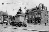 carte postale ancienne de Philippeville Grand Place - Statue de Marie-Louise 1re Reine des Belges