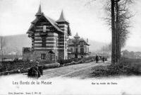 carte postale ancienne de Dave Les bords de la Meuse - Sur la route de Dave