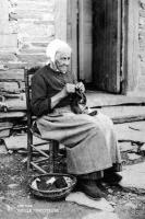 carte postale ancienne de Vresse-sur-Semois Vieille tricoteuse carte postale ancienne de Vresse-sur-Semois Vieille tricoteuse