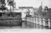 carte postale ancienne de Termonde Porte de Bruxelles
