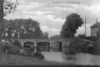 carte postale ancienne de Tronchiennes Pont du chemin de fer