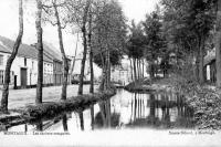 carte postale ancienne de Montaigu Les anciens remparts