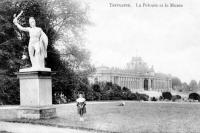 carte postale ancienne de Tervueren La pelouse et le musée