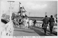 carte postale ancienne de Blankenberge Sur l'estacade