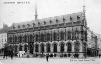 carte postale ancienne de Courtrai L'Hôtel de Ville