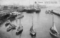 carte postale ancienne de Ostende Le Port et la Gare maritime