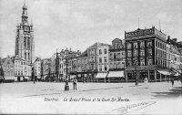 carte postale ancienne de Courtrai La Grand'Place et la Tour St Martin