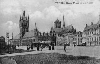 carte postale ancienne de Ypres Grand Place et les Halles
