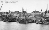 carte postale ancienne de Nieuport Le Port et les Quais