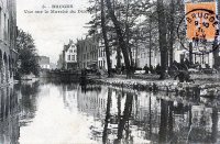 carte postale ancienne de Bruges Vue sur le marché du Dijver