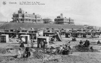 carte postale ancienne de Ostende Le Chalet Royal et la digue