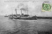 carte postale ancienne de Ostende Le Steamer d'excursion La Marguerite sortant du port