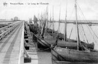 postkaart van Nieuwpoort Le long de l'estacade