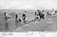 carte postale ancienne de Westende Plage de Westende - L'amusement des enfants