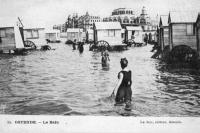 carte postale ancienne de Ostende Le Bain
