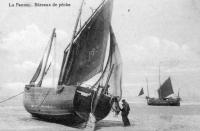 carte postale ancienne de La Panne Bateaux de pêche