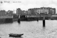 carte postale ancienne de Zeebruges Entrée des écluses