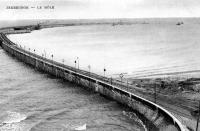 carte postale ancienne de Zeebruges Le môle