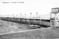 carte postale ancienne de Zeebruges Le môle à l'entrée