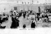 carte postale ancienne de Blankenberge Sur la plage