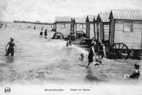 carte postale ancienne de Blankenberge Scène de Bains