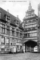 carte postale ancienne de Ypres Hôtel de ville et conciergerie