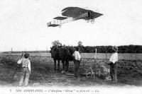 carte postale ancienne de Avions L'aéroplane Blériot en plein vol