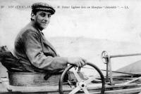 postkaart van Piloten Hubert Latham dans son monoplan Antoinette