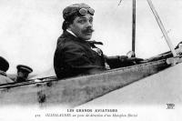 carte postale ancienne de Aviateurs Olieslagers au poste de direction d'un monoplan Blériot
