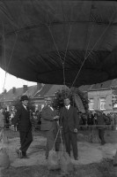  Derniers préparatifs et poses avant le décollage du ballon