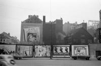  Vue sur la place Bara et le magasin de meubles Van Linthout