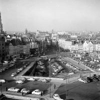 Bruxelles Parking de la gare centrale avec sa pompe à essence