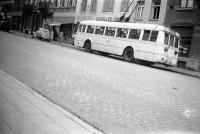 Rue Jean-Baptiste Vanpé Le trolleybus 54 à hauteur des N° 5 - 7 - 9 -11 de la rue Vanpé