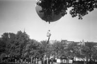 Avenue des éperons d'or Fête des étangs - envol du ballon Dubonnet