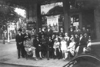 Bruxelles Café Albertville au coin de la rue de Laeken et du Boulevard d'Anvers