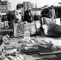 Bruxelles Vieux marché place du jeu de balle. La vente de Tapis