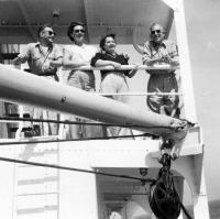  Sur le pont du bateau C.M.B. assurant la traversée Anvers Lobito