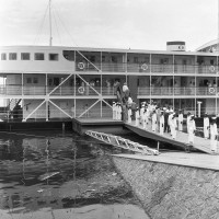  Haie d'honneur à l'embarquement du Roi Baudouin