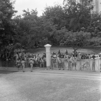 Léopoldville En attendant que les barrières s'ouvrent…