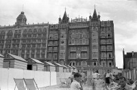 Blankenberge La plage devant l'hôtel excelsior belle-vue