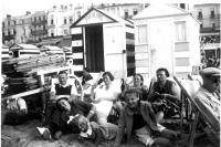  Sur la plage de Blankenberge devant les cabines de plage Pauline