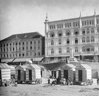  De strand voor het grand hotel